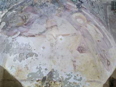 ...sorregge Ges� crocifisso tra san Giovanni Battista e sant�Andrea...